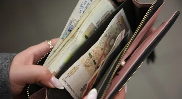 Заплатите у нас: Най-много печелят в тези сектори