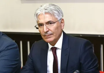 Той ли е? Първо име за особен управител на "Лукойл"