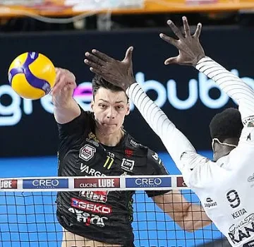 Алекс Николов влуди цяла Италия!