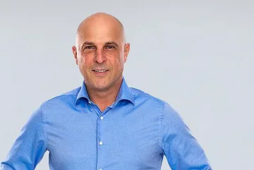 Светльо Витков нажежи мрежата: Селяндури, отивам в манастир! /СНИМКА/