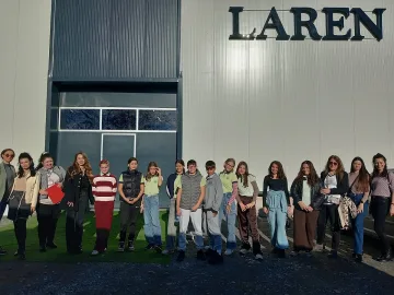 Интересната и уханна химия на парфюми и козметика видяха 10 деца във фабрика LAREN   