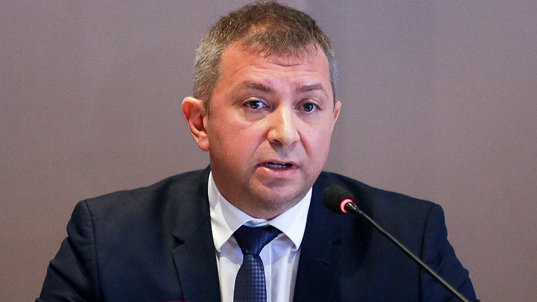 Срив в индустрията, бизнесът бие аларма