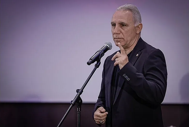 Братя Аргирови и Стефан Димитров с новина за Стоичков