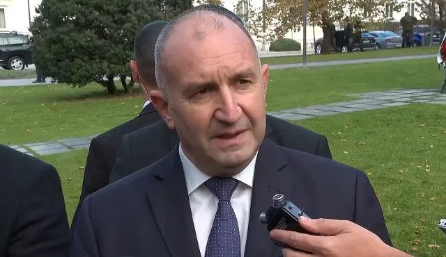 Радев се юрна да брани „Лукойл“ с драматични изказвания