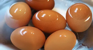Как лесно да белим варени яйца? Шеф готвач издаде триковете