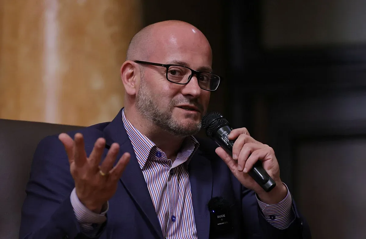 Вместо извинение! Радан Кънев се нахвърли на МВР заради синчето си