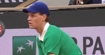 Синер остана непобедим. Но друг е номер 1