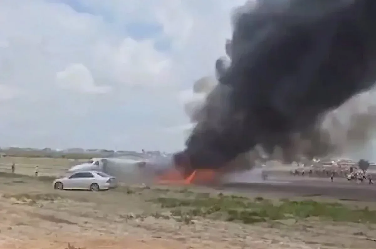 Кошмар в държавата с най-дълбоката река. Срути се мина, самолет се запали