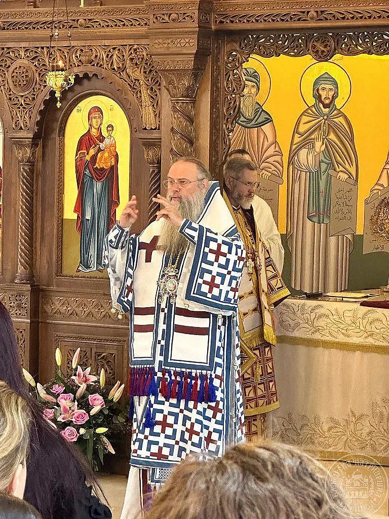 Митрополит Николай с историческа литургия в Дубай. Уникални дарове за българите (СНИМКИ)