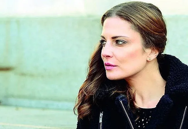 Актьорите от "ПоетиТе" кацнаха в Солун вместо в София