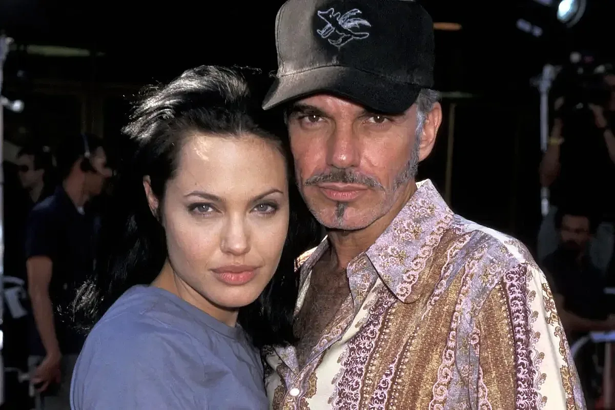 Бившият на Джоли разкри тайната на ампулите с кръв