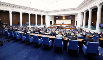 Радев остана сам. Депутатите отхвърлиха ветото му за армията