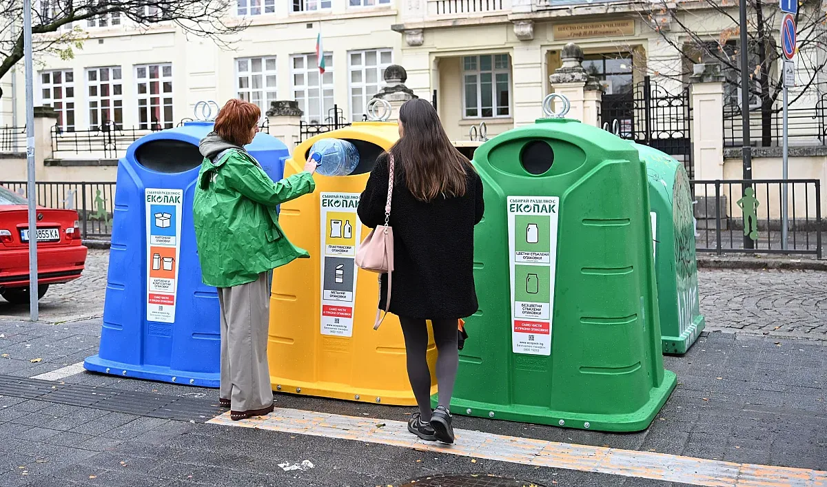 ЕКОПАК сменя контейнерите за разделно събиране в централен столичен район