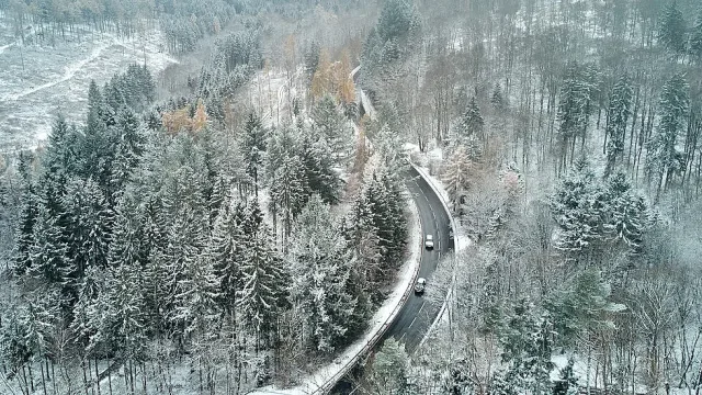 Сняг скова голяма държава в Европа