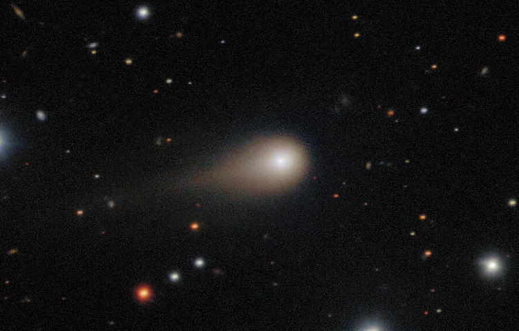 НАСА най-накрая се произнесе. Комета или кораб лети към Земята?