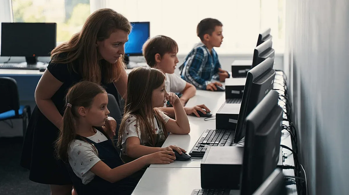 Остават броени дни за кандидатстване в глобалния конкурс Solve for Tomorrow