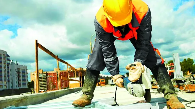 Бюджет 2026: Трудът поскъпва с до 10 на сто