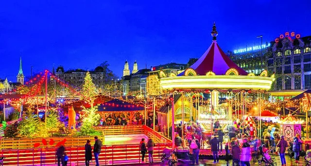 Площадът, който се превърна работилница на Дядо Коледа