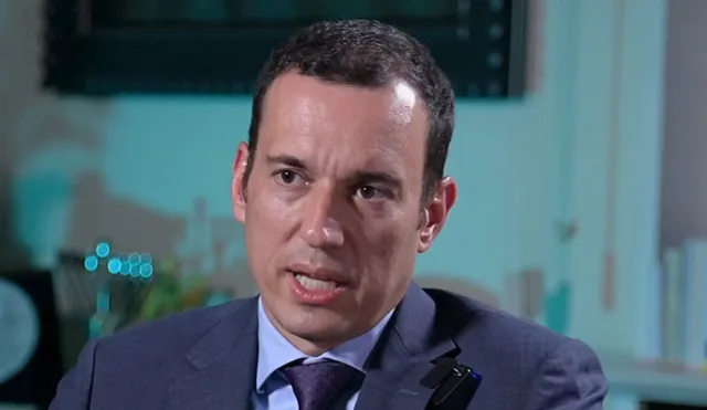 Кметът на София със съмнително обещание за паркирането в центъра