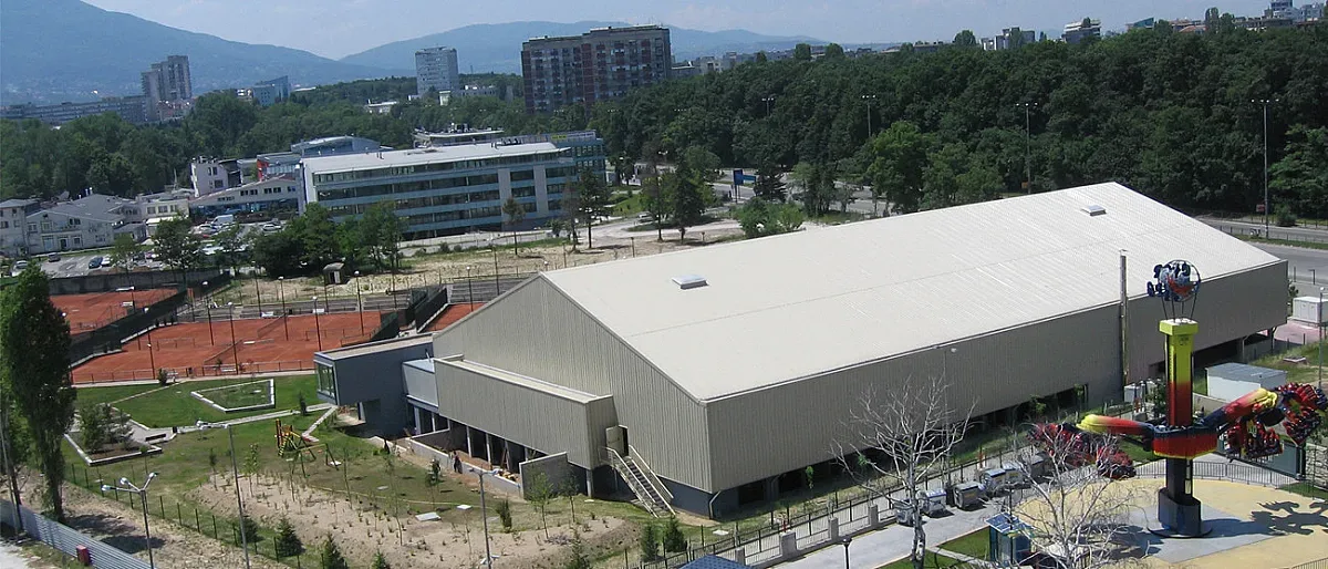 Голям скандал със сестри Малееви! Родители се разбесняха