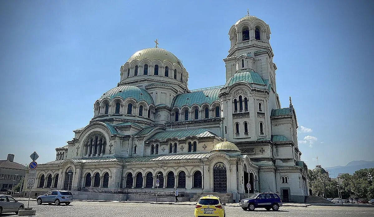 Храмът „Св. Александър Невски“ отново събира хиляди вярващи