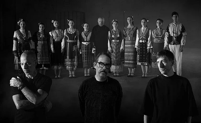 Синът на Джордж Харисън се отдаде на българския фолклор