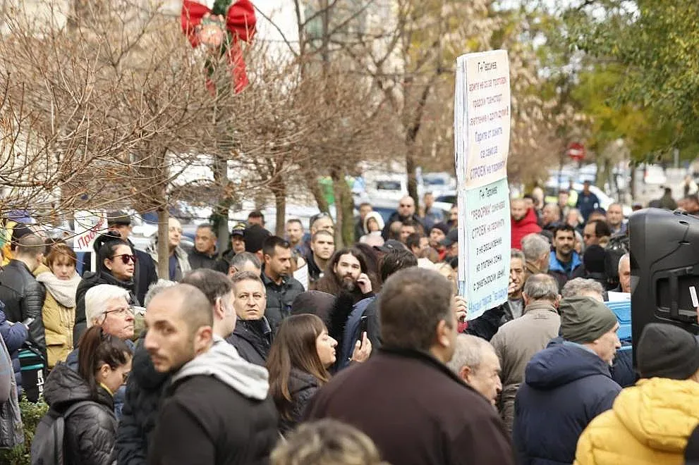 Бунтът расте! Нов протест срещу златния паркинг