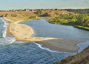 Огнено кълбо в небето, тътен в Синеморец /ВИДЕО/