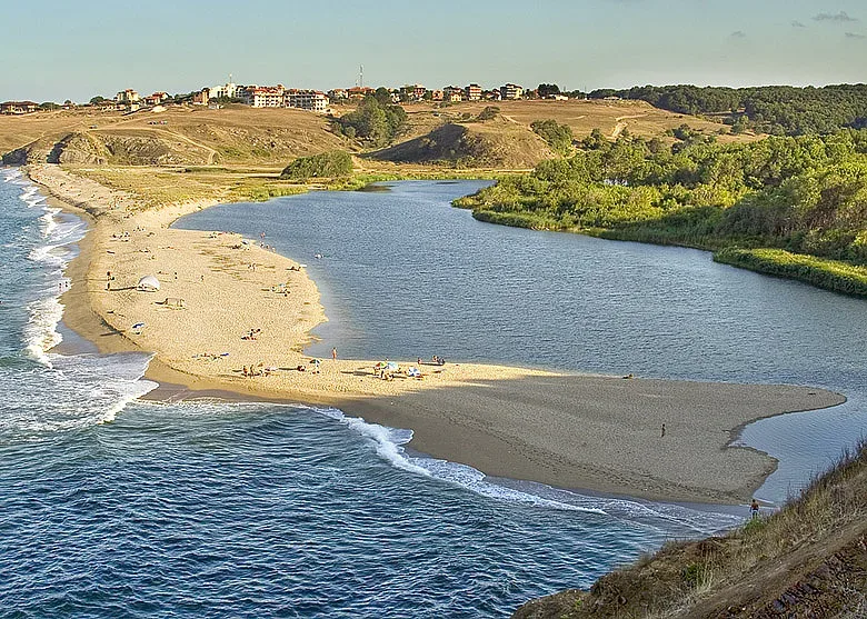 Огнено кълбо в небето, тътен в Синеморец /ВИДЕО/