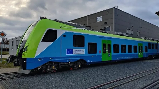 Чакани от години. Стана ясно кога тръгват новите влакове у нас