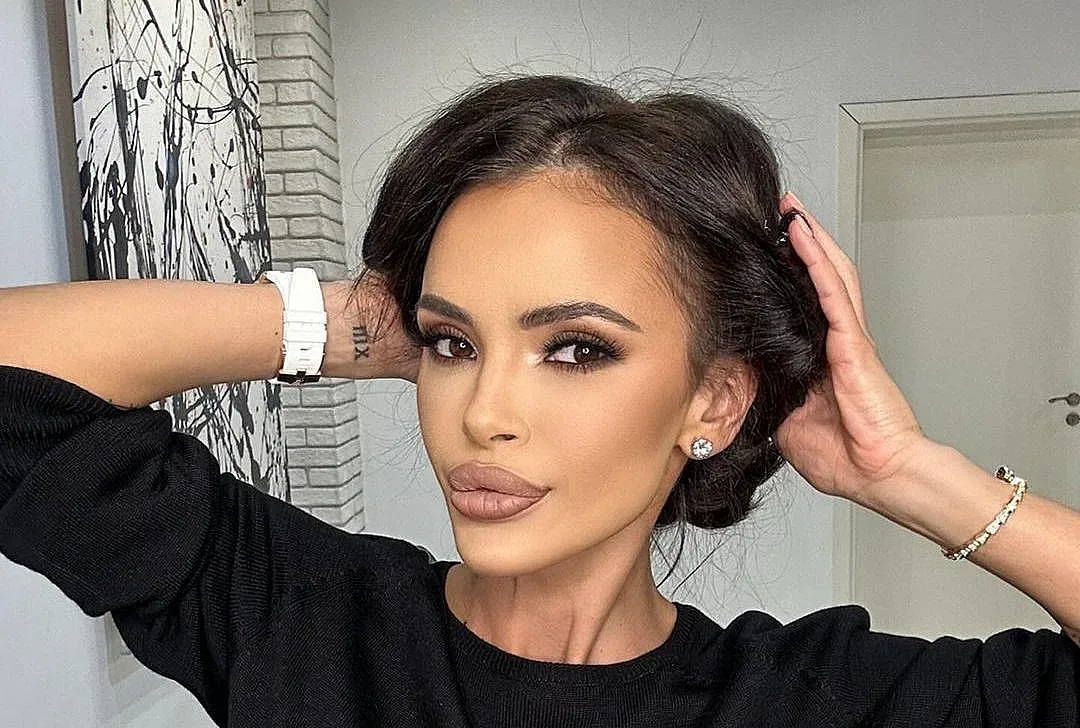 Мара Отварачката се замеси в съдебна битка с колежка