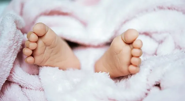 Разкриха "фабрика за бебета" в Гърция. Българската следа