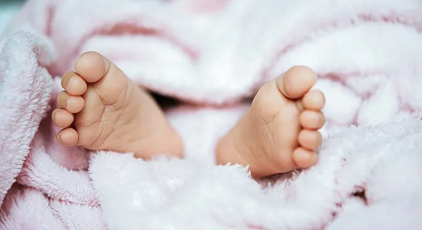 Разкриха "фабрика за бебета" в Гърция. Българската следа