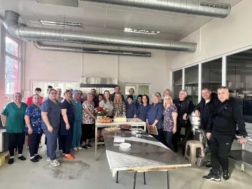 Галина Стоянова към екипа на „Кухня-майка“: „Благодаря ви за десет години грижа за децата на Казанлък!“