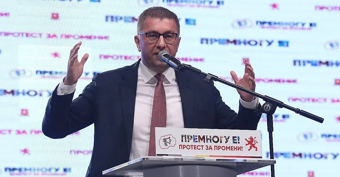 Мицкоски със скандално обвинение към нападнатия български журналист