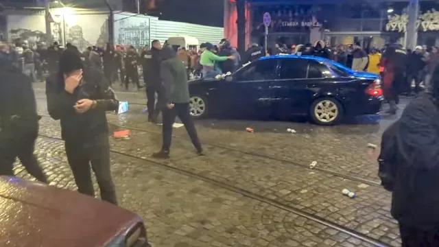 "Промяната" прекрачи всички граници. Нападна депутатска кола