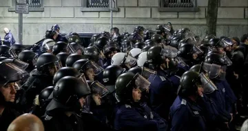 СДВР с подробности за погрома в София. Колко полицаи пострадаха