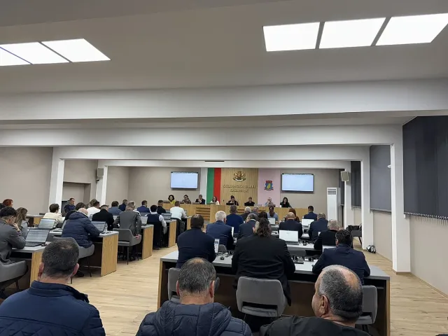 С пълно мнозинство местният парламент одобри кандидатстването на Община Казанлък по проект за подкрепа на деца и семейства