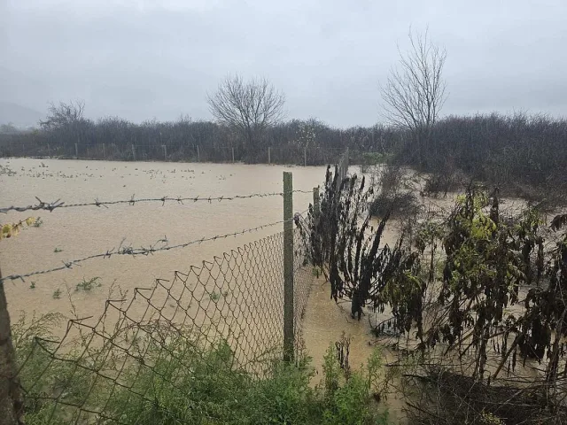 Потопът продължава! Бедствено положение в още една община