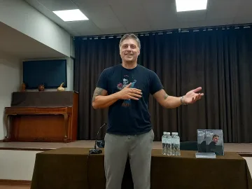 Владимир Карамазов представи книгата си „Мина половин живот“