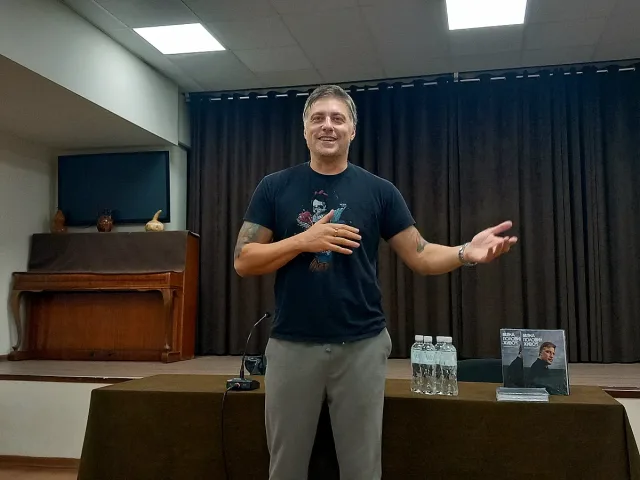 Владимир Карамазов представи книгата си „Мина половин живот“