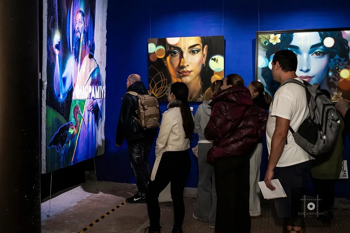 След фурор в София, изложбата Over the Wall на Nasimo покорява Варна