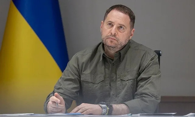 Антикорупционни власти в Украйна с удар по близки до Зеленски