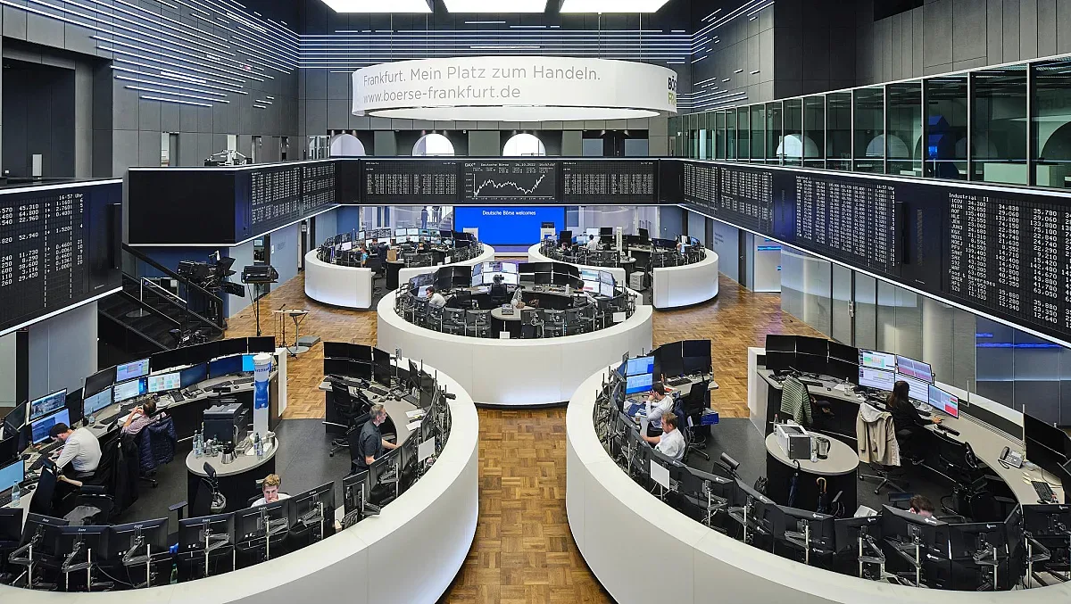 Европейските борси започват със спад. Нестабилният ноември приключва