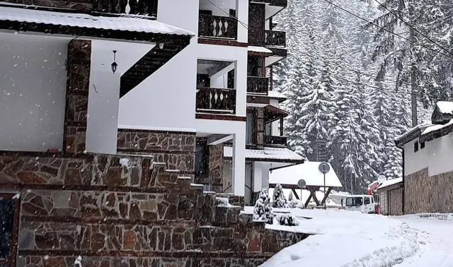 Наш топ курорт с 10 сантиметра сняг, очакват се първите туристи