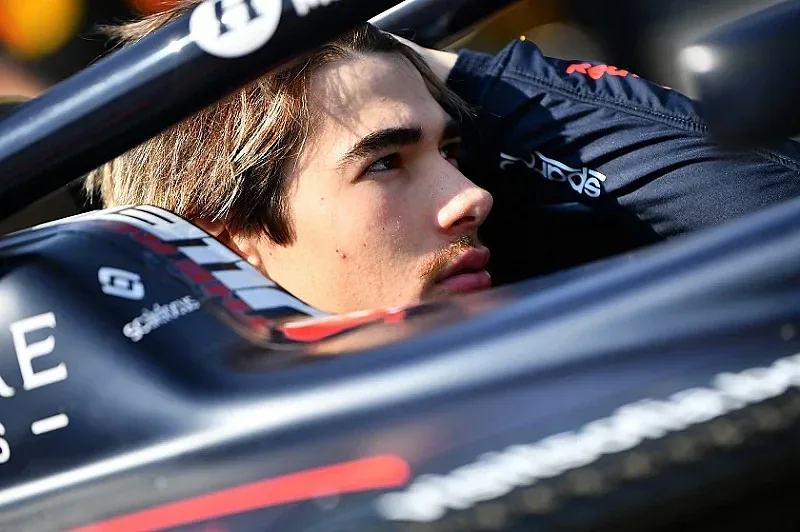 Никола Цолов записа страхотен първи уикенд във Формула 2