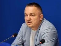 Портних с разкрития! Изобличи фалшивите герои