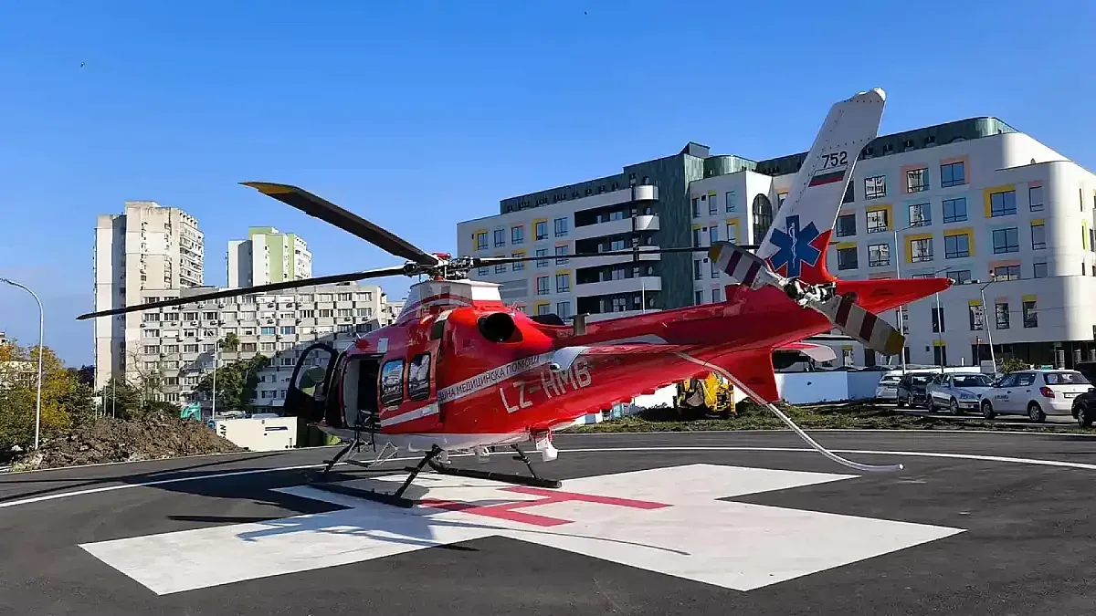 Хеликоптер кръжи над час в Бургас. Какво се случва 