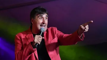 Веселин Маринов се оплака за тежка болка