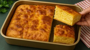 Вкусна домашна пухкава баница с разточени кори 